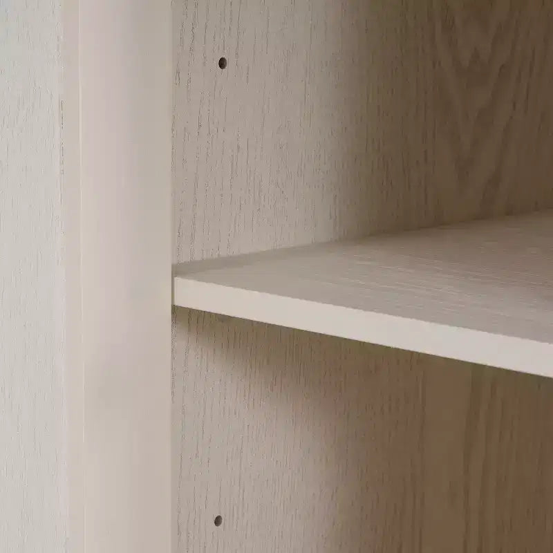 Buffet de cuisine moderne avec quatre étagères réglables et portes