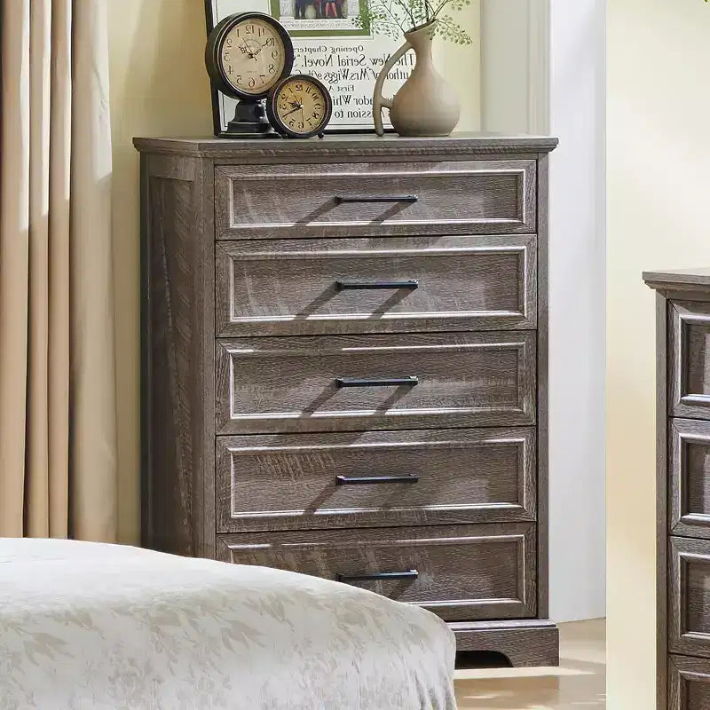 Commode de chambre à 5 tiroirs, commode de ferme de 117 cm de haut avec de larges poignées en métal, organisateur de tiroirs en bois pour chambre à coucher, couloir