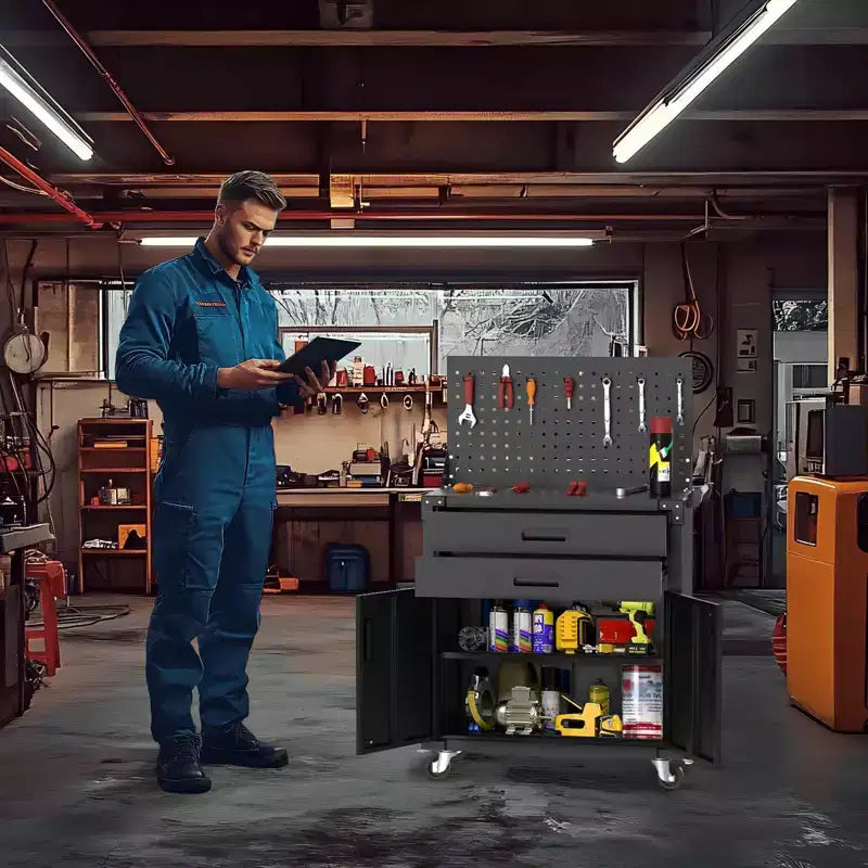 Servante d'atelier robuste à roulettes avec 2 tiroirs et panneau perforé, établi de garage verrouillable pour le rangement en atelier