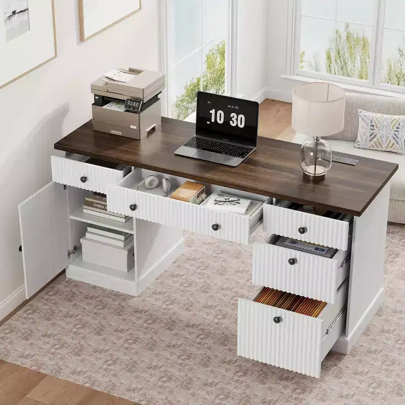 Bureau de télétravail de 60 po, bureau de direction cannelé avec tiroirs-classeurs, bureau d'ordinateur en bois avec station de recharge pour salle d'étude