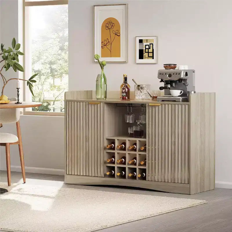 Meuble de bar à vin cannelé de 120 cm avec 9 porte-verres et 12 casiers à vin - Meuble de bar à liqueur et à café avec rangement pour la maison - Grand buffet avec 2 portes